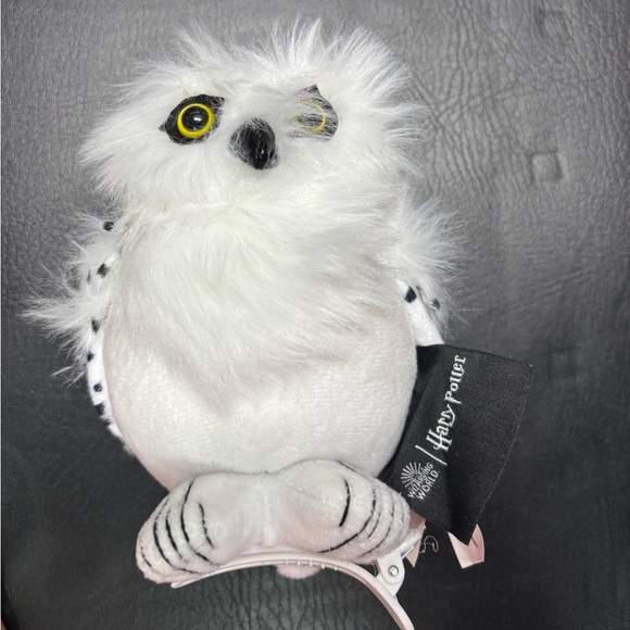 Wizarding World of Harry Potter Hedwig Snow Owl Clip 7" Plush Costume Accessory - Picture 3 of 4